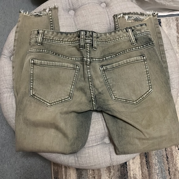 Free People Ankle Cropped Distressed Jean - Picture 5 of 8